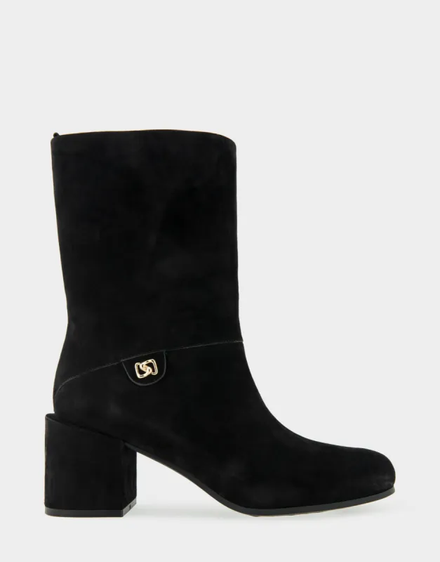 Oro *FINAL SALE* sold by AEROSOLES