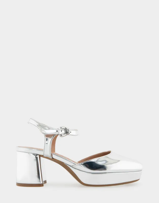 Soir *FINAL SALE* made by AEROSOLES