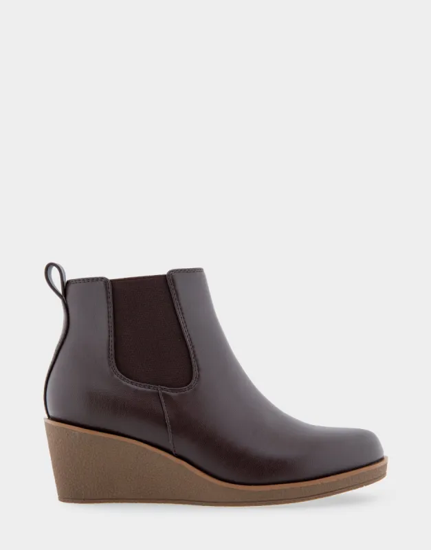 Brandi sold by AEROSOLES