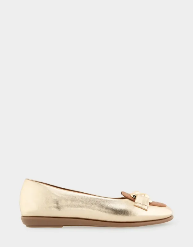 Bell sold by AEROSOLES