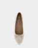 Novia sold by AEROSOLES