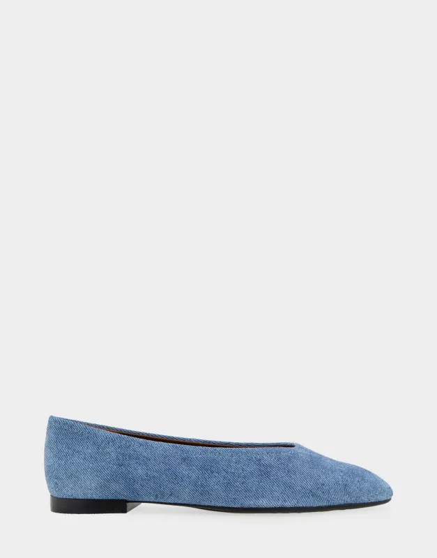 Amelie sold by AEROSOLES