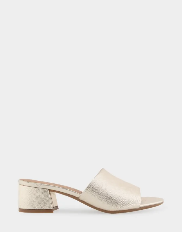 Como sold by AEROSOLES