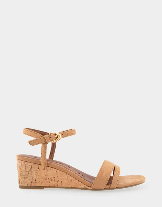 Witt sold by AEROSOLES