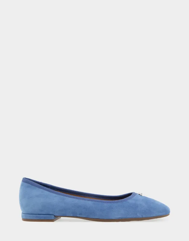 Arena sold by AEROSOLES