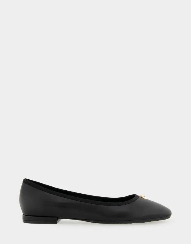 Arena sold by AEROSOLES