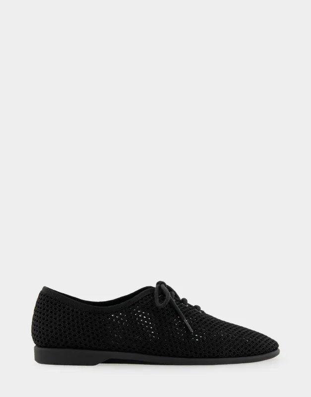 Breezy sold by AEROSOLES