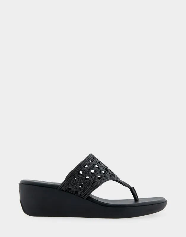 Ivie sold by AEROSOLES