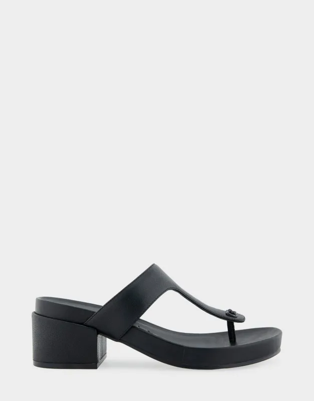 Clio sold by AEROSOLES