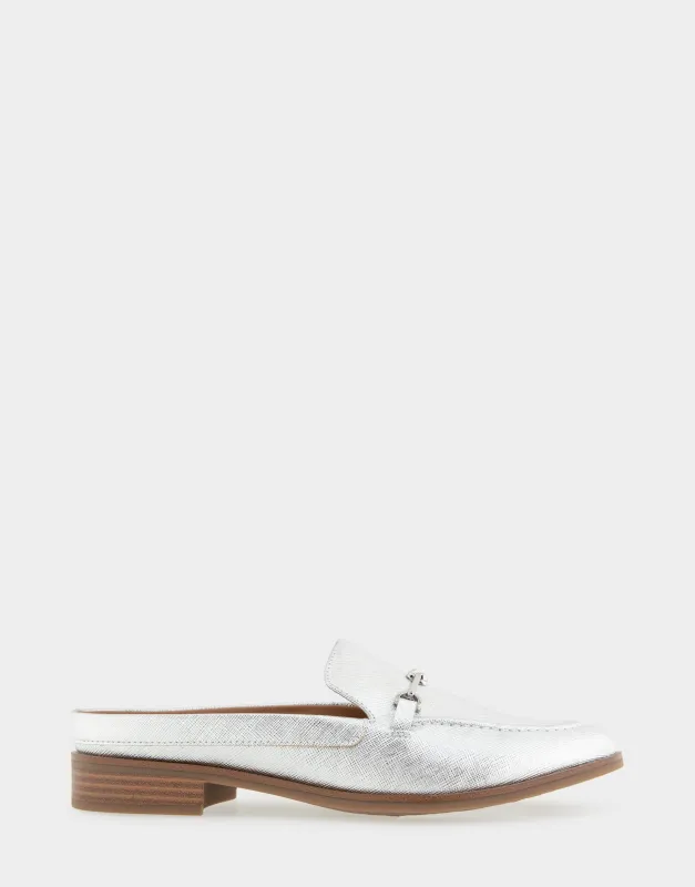 Erik sold by AEROSOLES