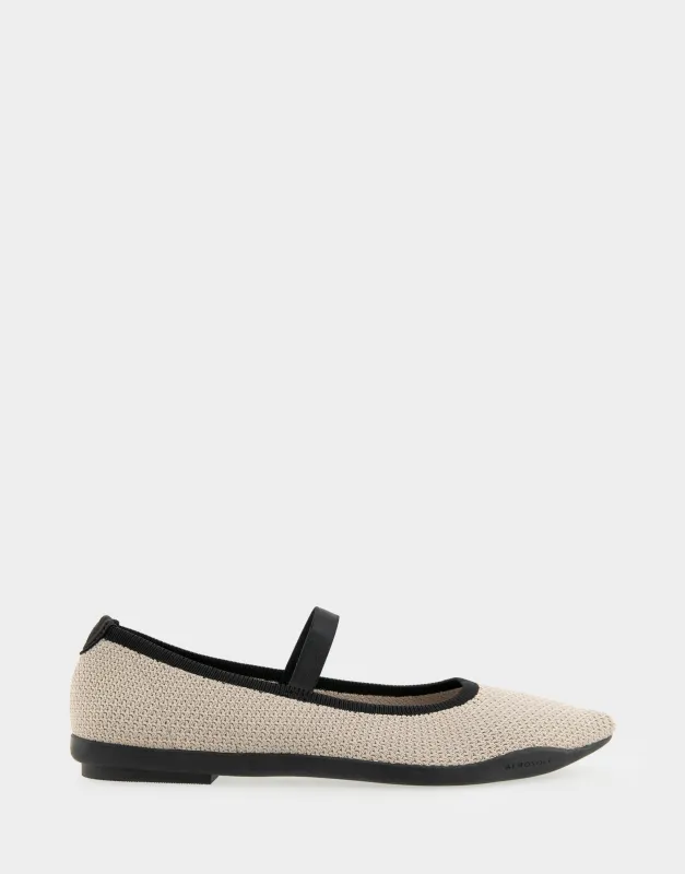 Davina sold by AEROSOLES