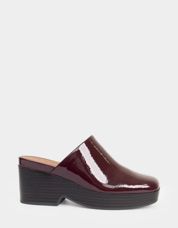 Chata sold by AEROSOLES