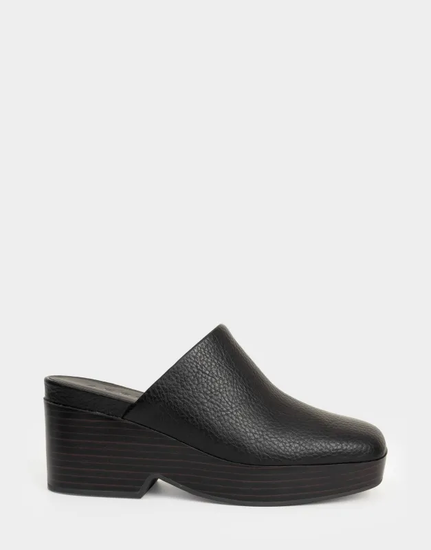 Chata sold by AEROSOLES