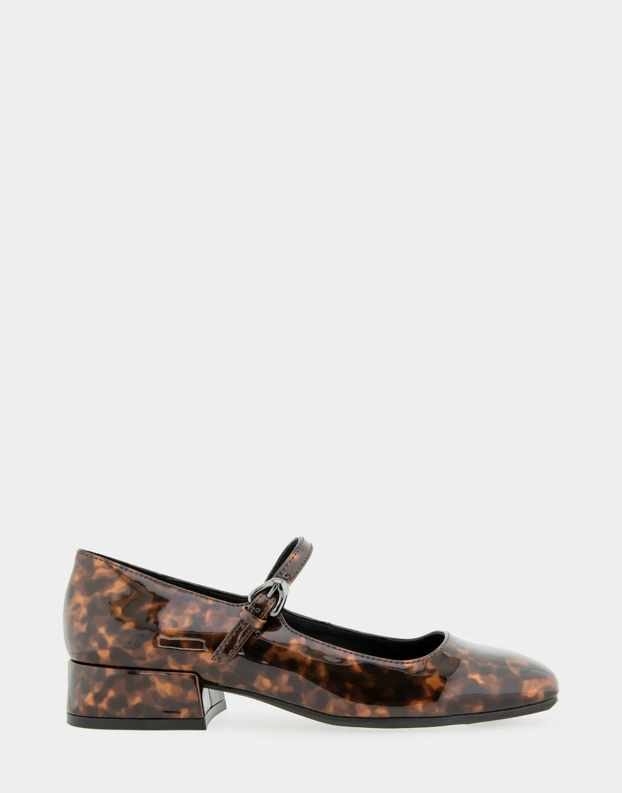 Isannah sold by AEROSOLES