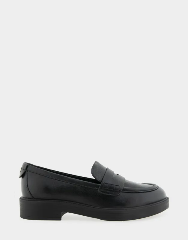 Poeta sold by AEROSOLES