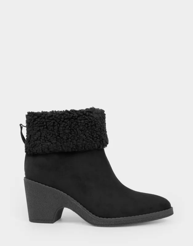 Booker sold by AEROSOLES