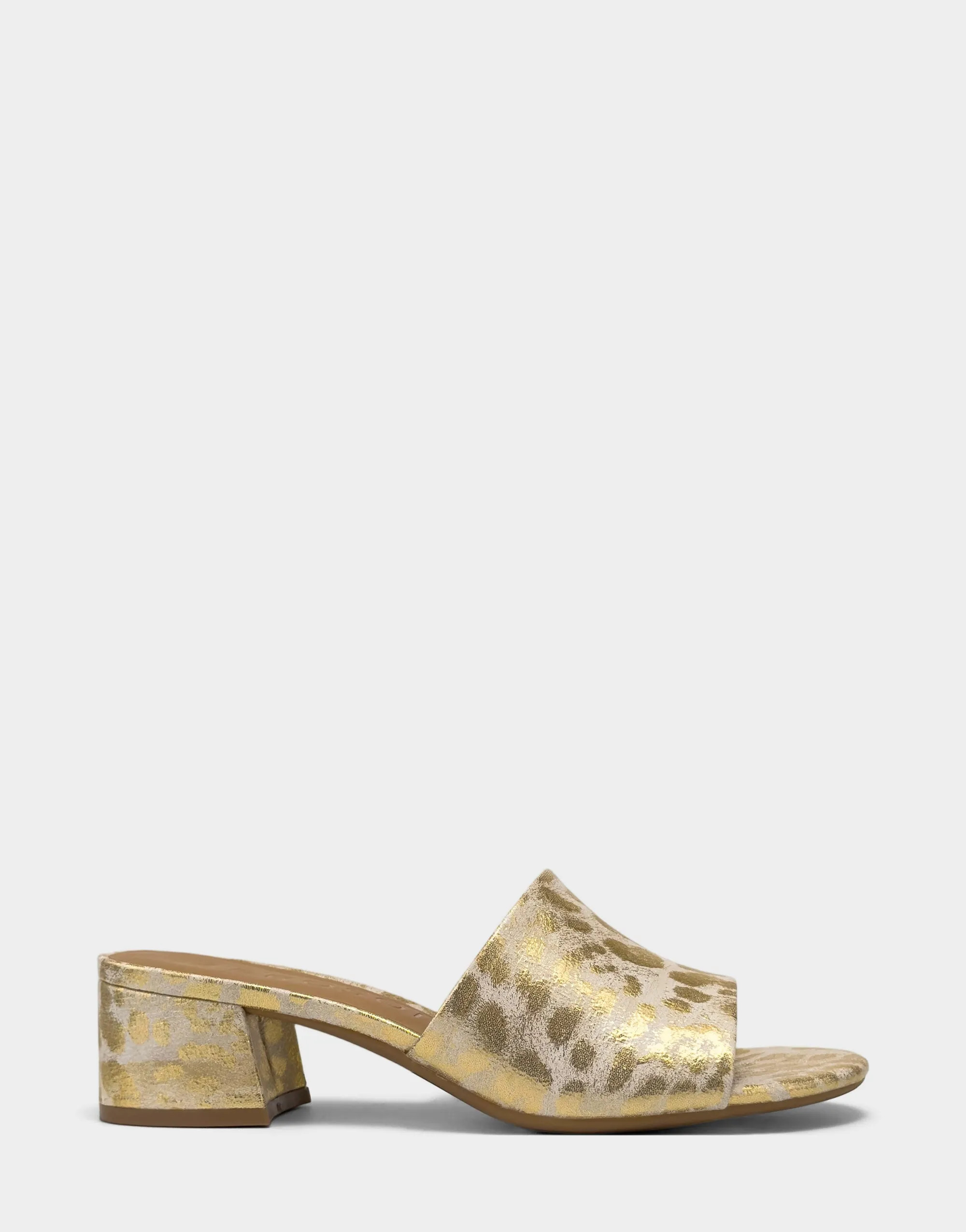 Como sold by AEROSOLES