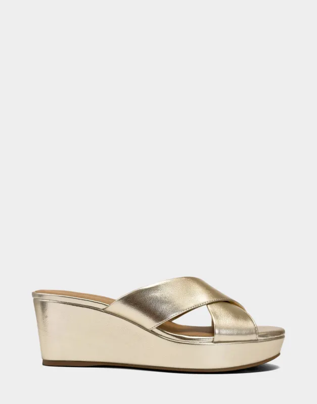 Cruis sold by AEROSOLES