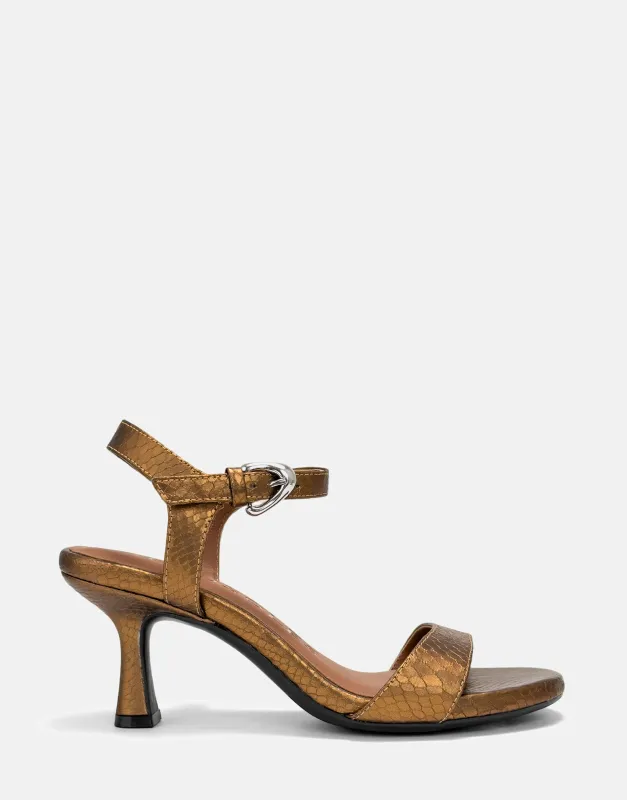 Divia made by AEROSOLES