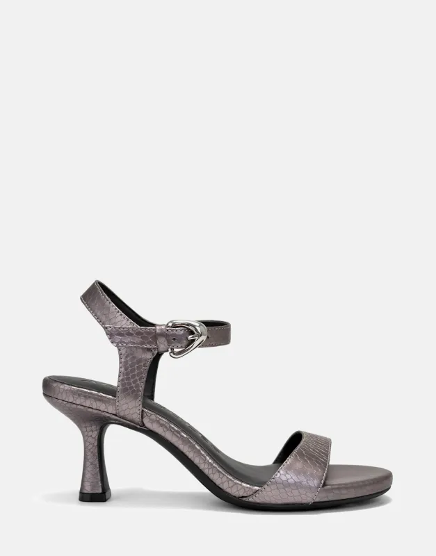 Divia made by AEROSOLES