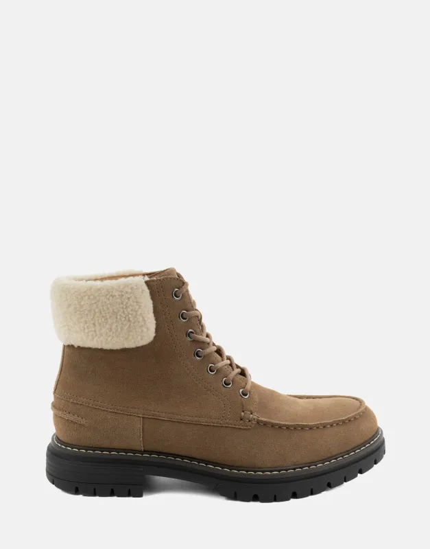 Winston made by AEROSOLES