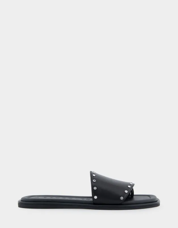 Blake sold by AEROSOLES