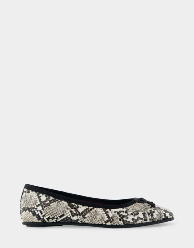 Catalina sold by AEROSOLES