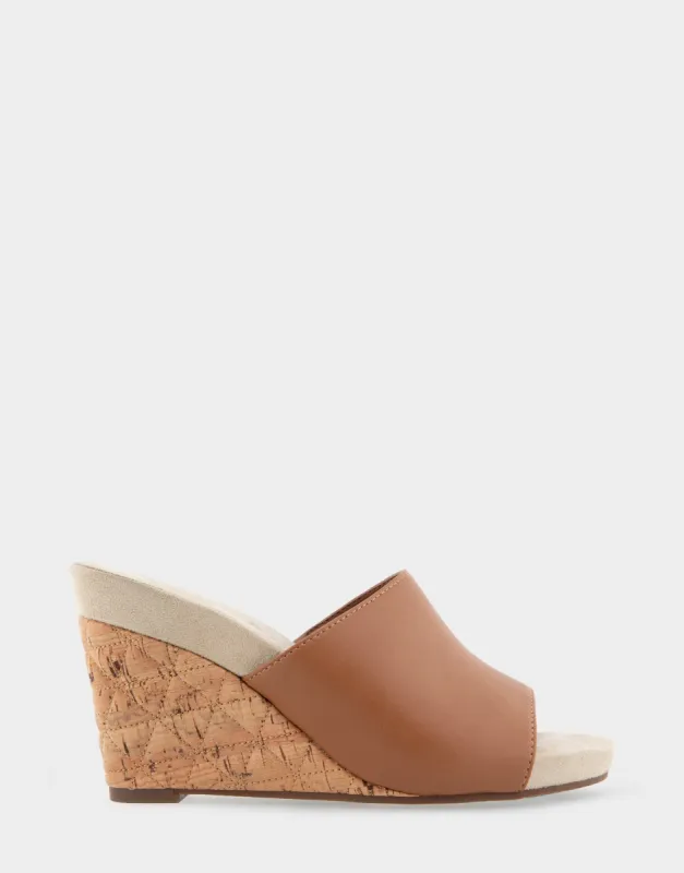 Pierce sold by AEROSOLES