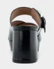 Collin sold by AEROSOLES