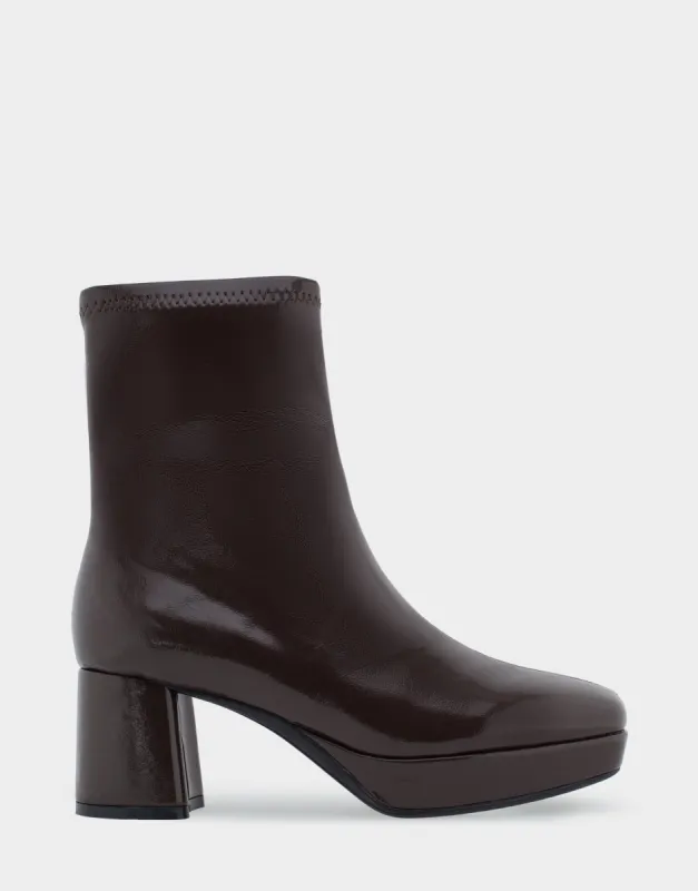 Sussex made by AEROSOLES