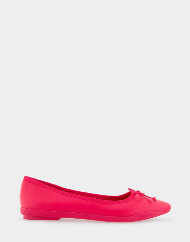 Dumas sold by AEROSOLES