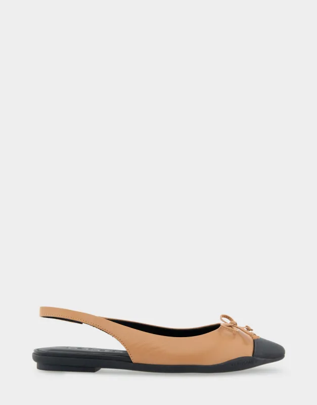 Donna sold by AEROSOLES