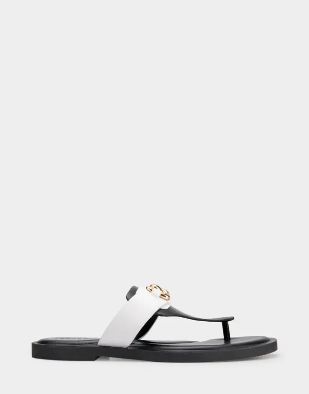 Greta sold by AEROSOLES