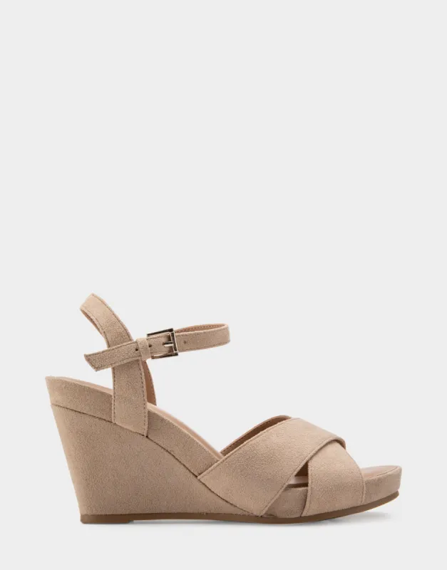 Pastel sold by AEROSOLES