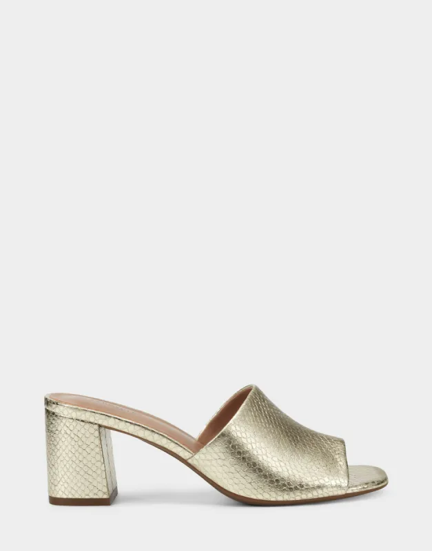 Entrée sold by AEROSOLES