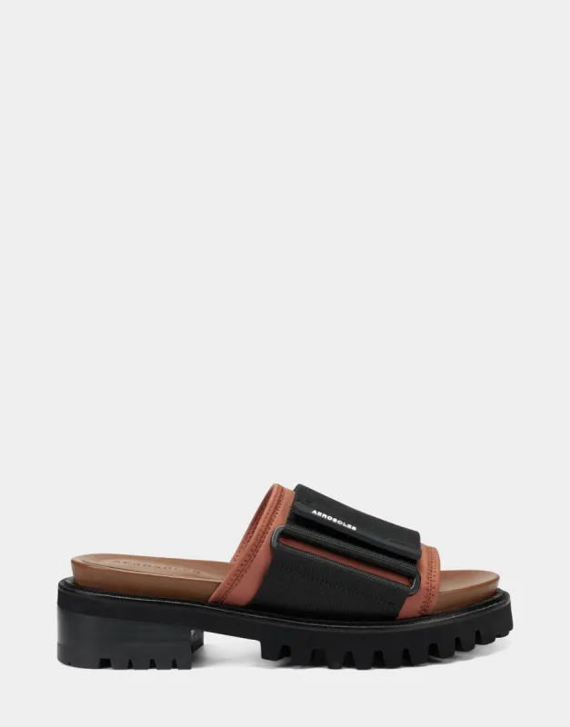 Taylen sold by AEROSOLES