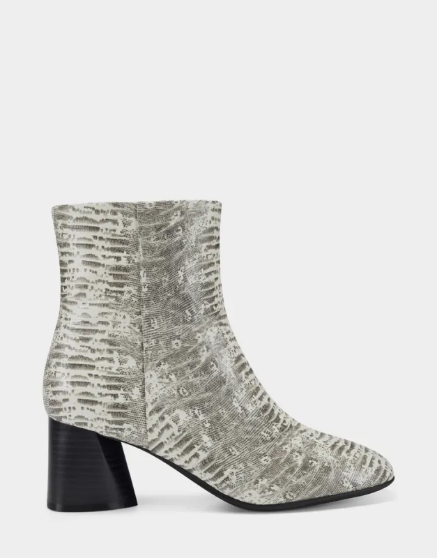 Myla sold by AEROSOLES