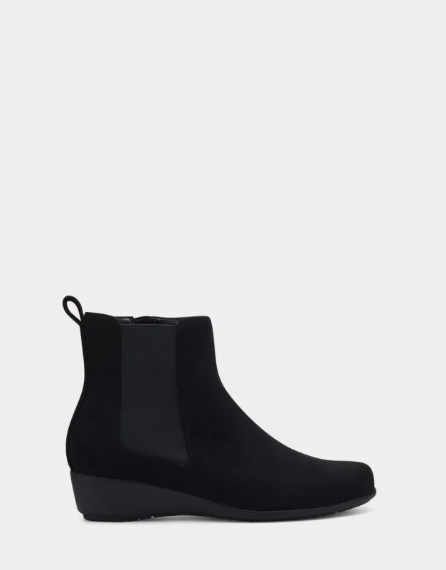 Alisa sold by AEROSOLES