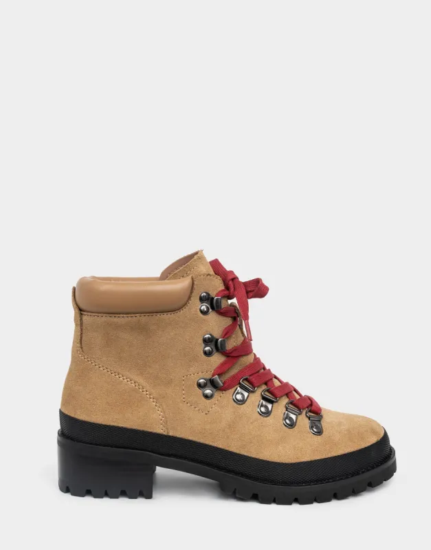 Cruz sold by AEROSOLES