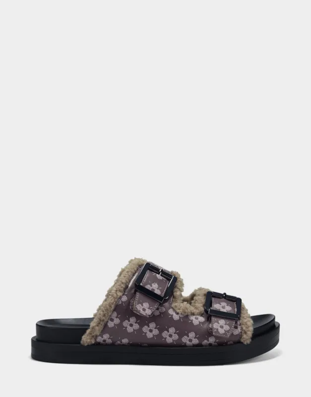 Olivia sold by AEROSOLES