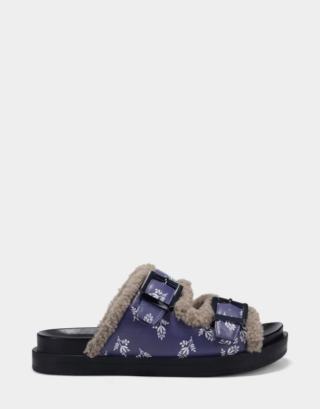 Olivia sold by AEROSOLES