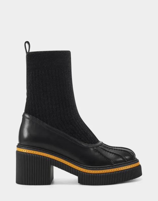 Ryan sold by AEROSOLES