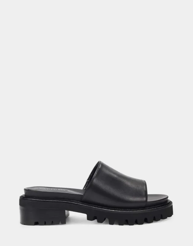 Lucas sold by AEROSOLES