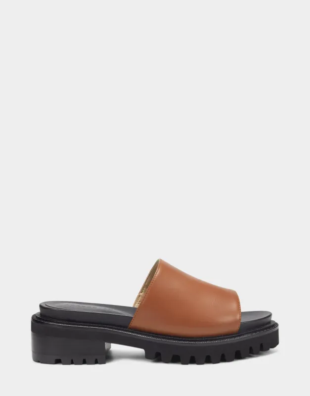 Lucas sold by AEROSOLES