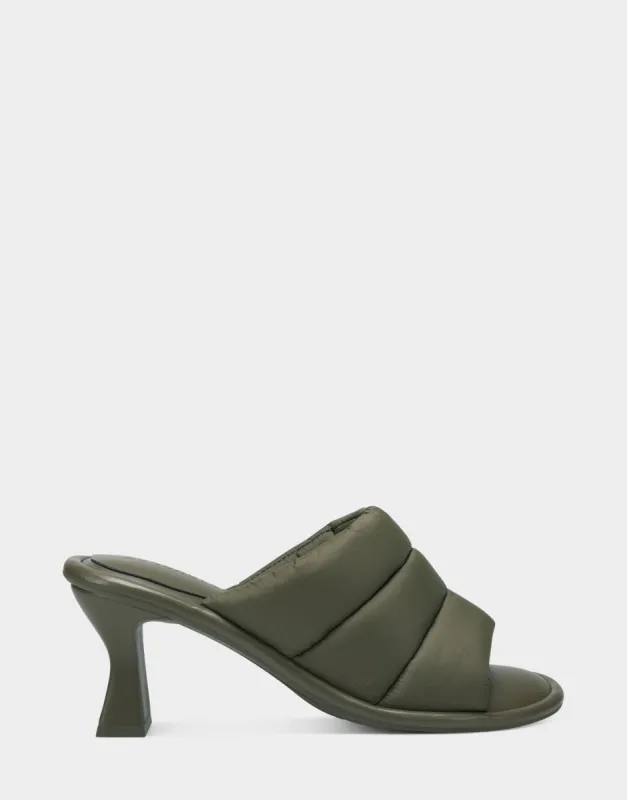 Puffer sold by AEROSOLES