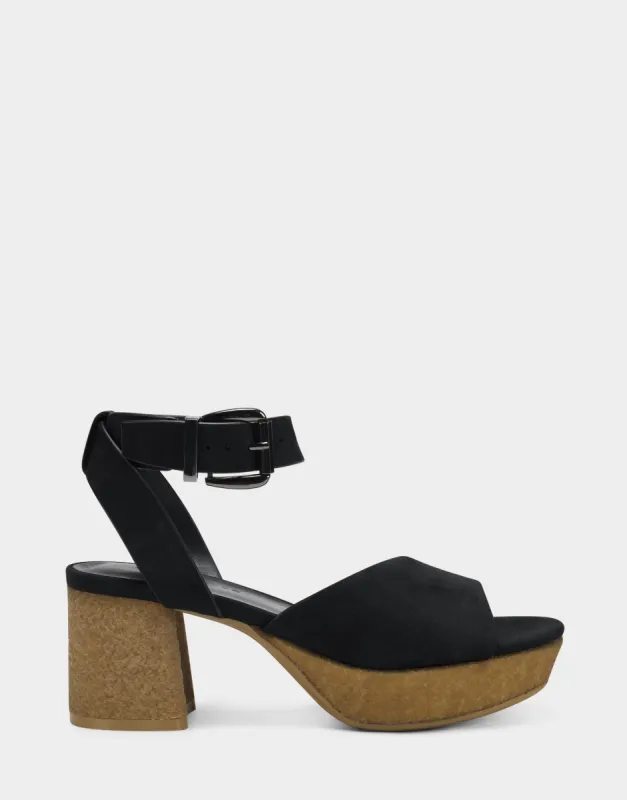 Cal sold by AEROSOLES