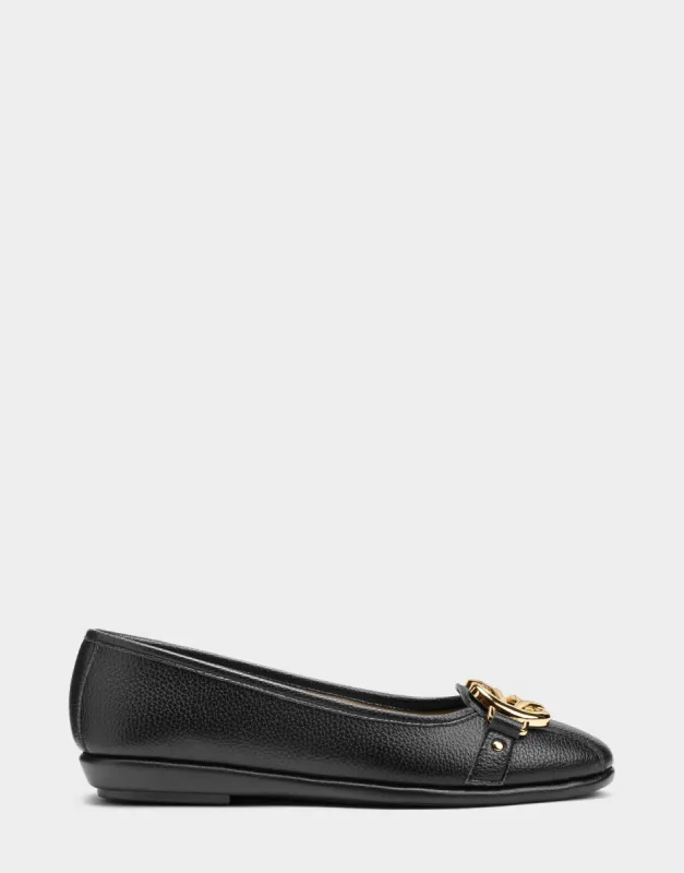 Big Bet sold by AEROSOLES