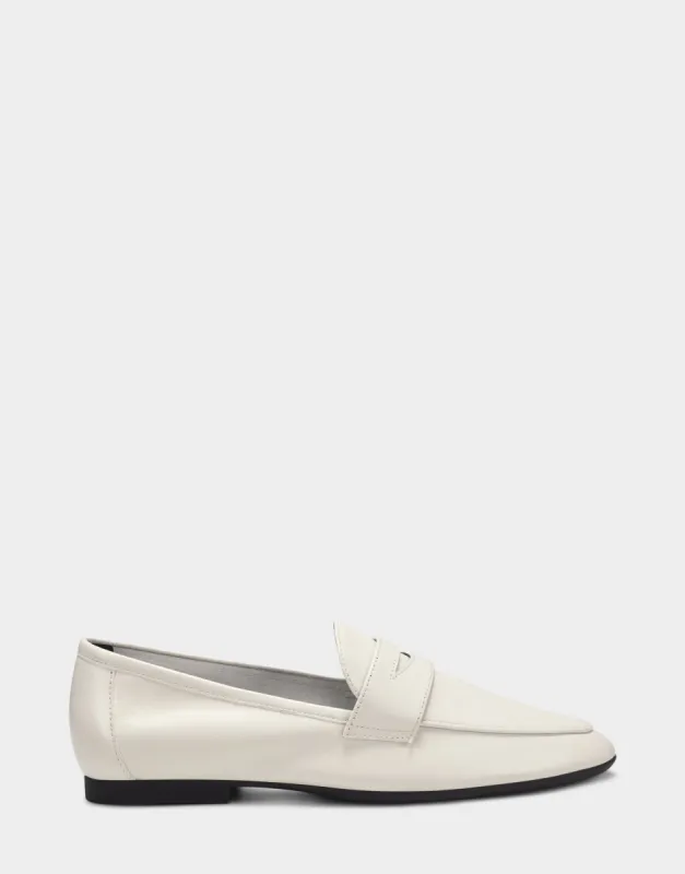 Hour sold by AEROSOLES