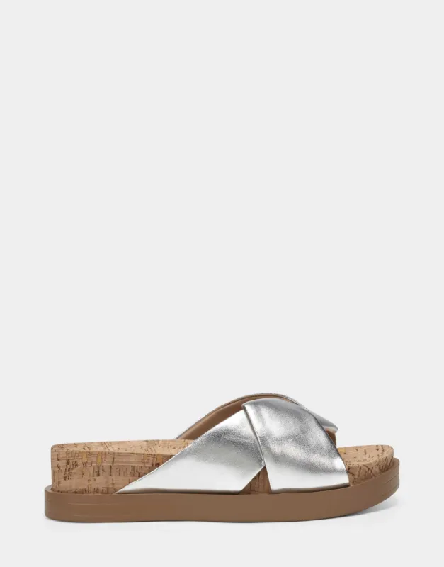 Baily sold by AEROSOLES