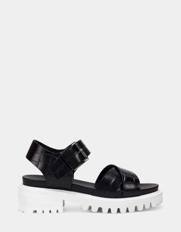 Luna sold by AEROSOLES